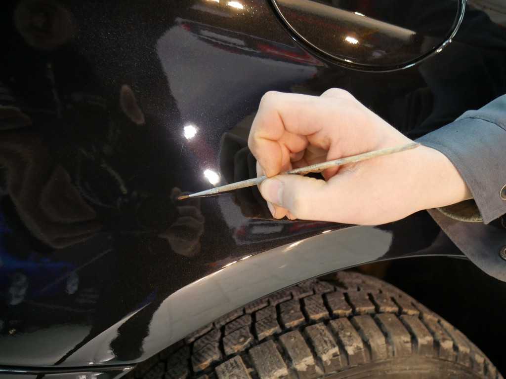 Как убрать царапины на машине своими руками?