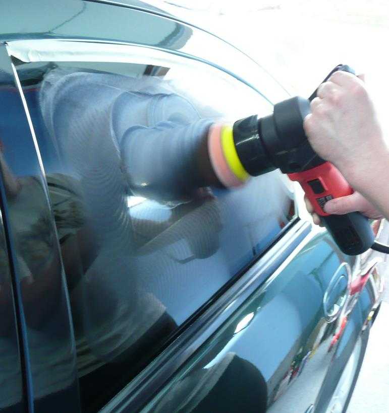 Как и чем правильно полировать лобовое стекло автомобиля