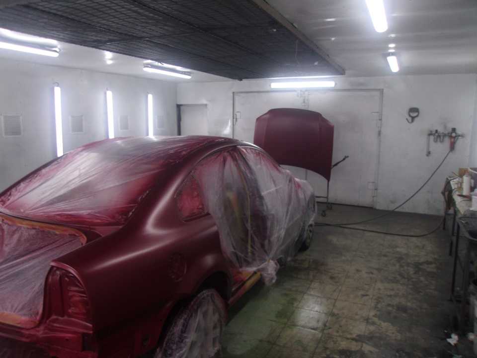 Покраска кузова автомобиля в гаражных условиях Технология покраски авто своими руками в гараже Здравствуйте, читатели блога Rtiivaz.ru. На этот раз мы