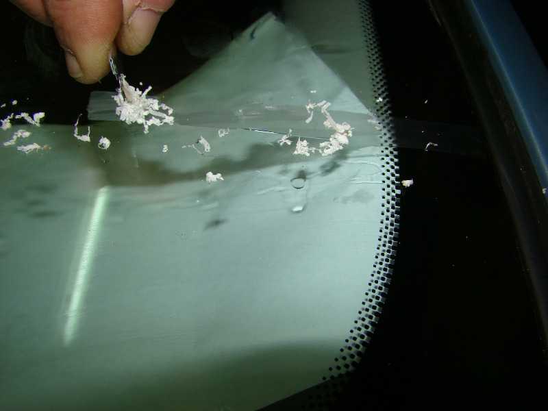 Как аккуратно заделать мелкие сколы на лобовом стекле машины | the robot