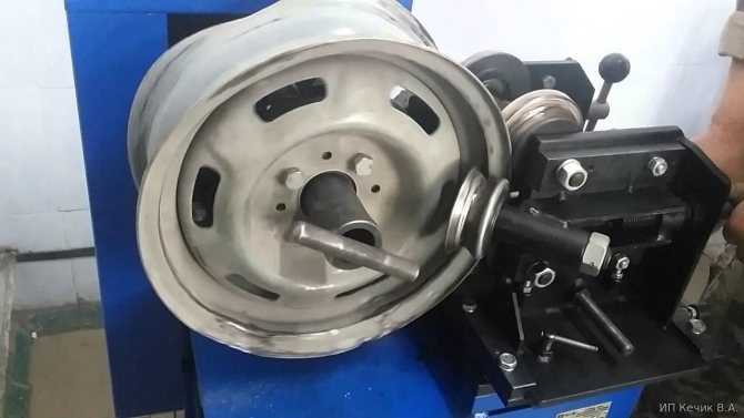Как отремонтировать литые диски автомобиля Как отремонтировать литые диски автомобиля Статья о ремонте литых дисков автомобиля — отличия литых дисков от