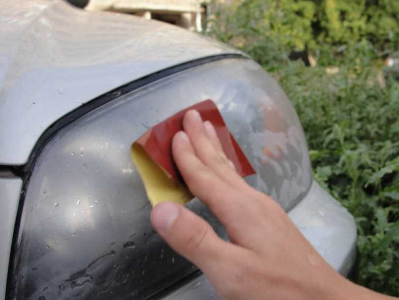 Как выполнить полировку фар автомобиля в домашних условиях