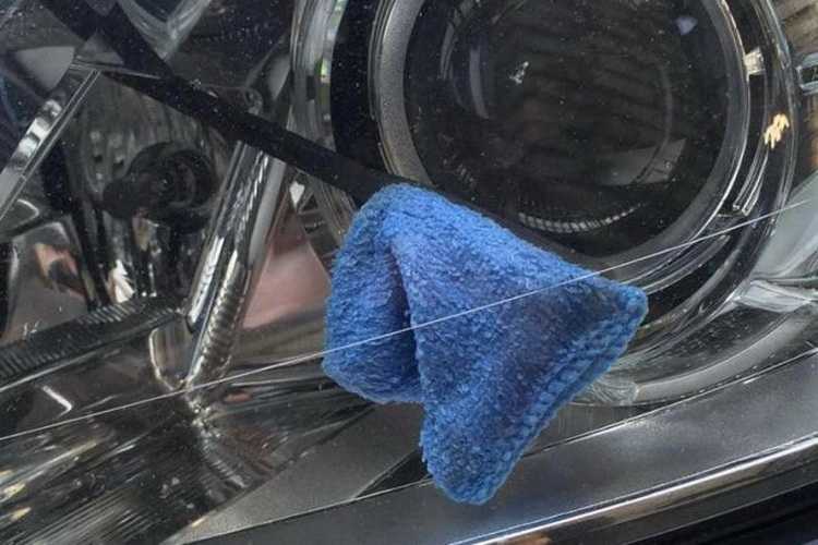 Как правильно почистить линзы в фарах автомобиля без разбора
