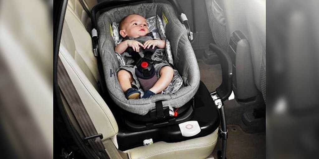 Перевозка младенцев в автомобиле - основные правила и требования